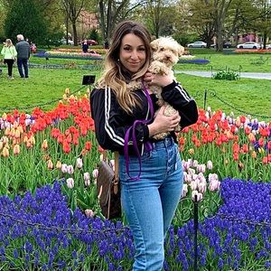 Meet your Posher, Mia